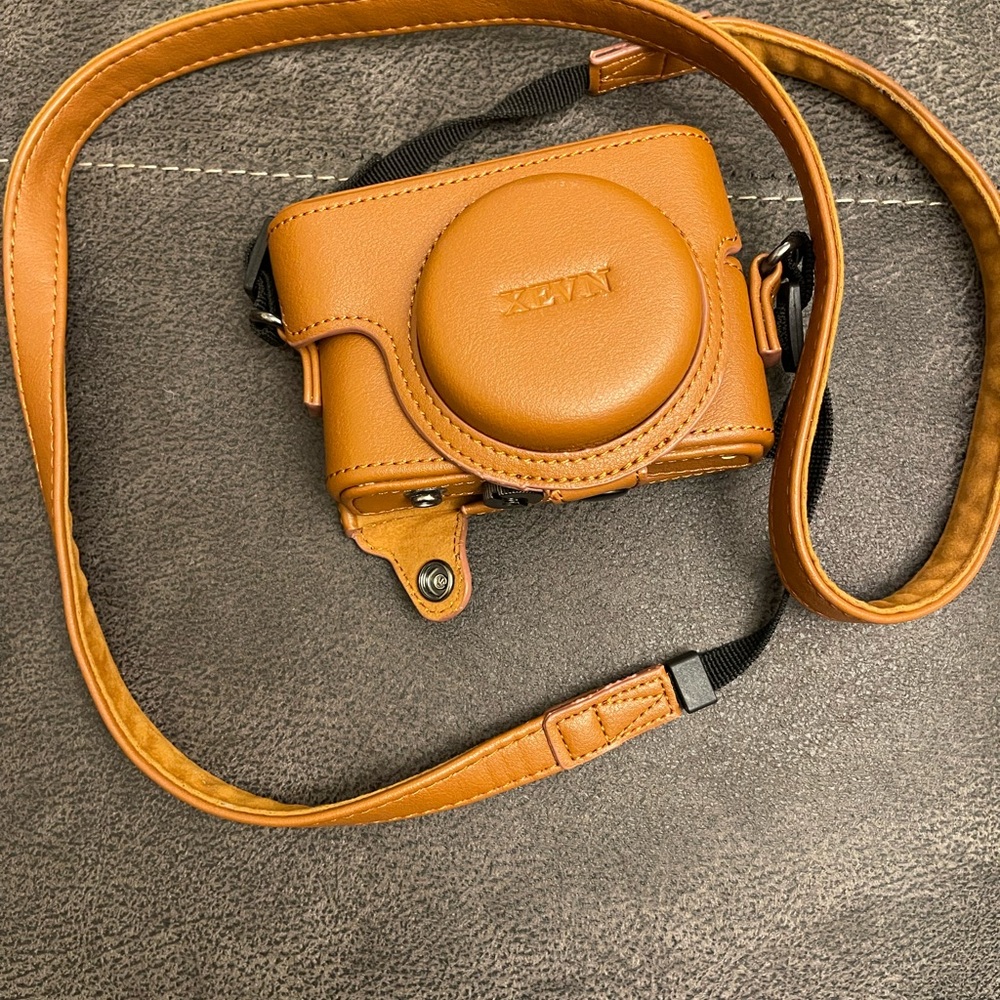 XEVN 2 Part Tan Leather Camera Case for Sony rx100 Series Digital Cameras